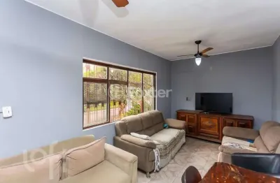 Casa com 3 quartos à venda na rua gomes de freitas, 431, jardim itu sabará, porto alegre, 100 m2 por r$ 550.000