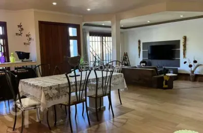Casa com 3 quartos à venda na rua tenente antônio joão, 228, nossa senhora das graças, canoas, 307 m2 por r$ 1.452.000