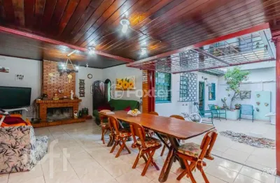 Casa com 6 quartos à venda na rua carlos von koseritz, 666, são joão, porto alegre, 242 m2 por r$ 1.500.000