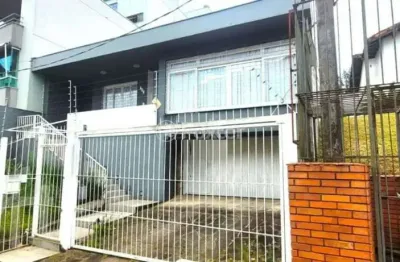 Casa com 3 quartos à venda na rua riveira, 542, petrópolis, porto alegre, 242 m2 por r$ 1.500.000
