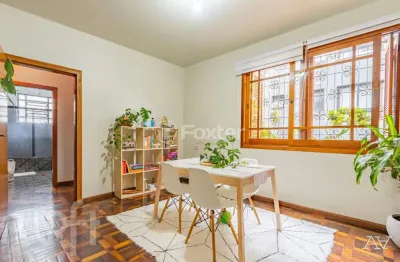 Casa com 6 quartos à venda na rua doutor lauro de oliveira, 239, rio branco, porto alegre, 400 m2 por r$ 1.300.000