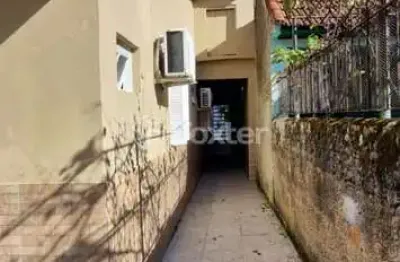 Casa com 3 quartos à venda na avenida professor paula soares, 1021, jardim itu sabará, porto alegre, 120 m2 por r$ 697.000