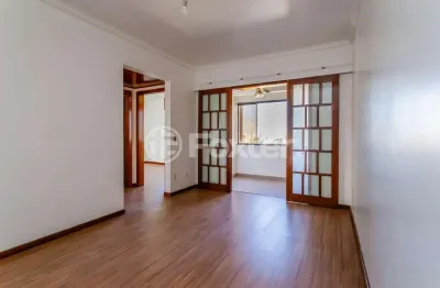 Apartamento com 2 quartos à venda na rua cipó, 725, vila ipiranga, porto alegre, 68 m2 por r$ 520.000