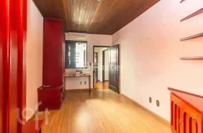 Casa com 4 quartos à venda na rua valparaíso, 993, jardim botânico, porto alegre, 180 m2 por r$ 847.000
