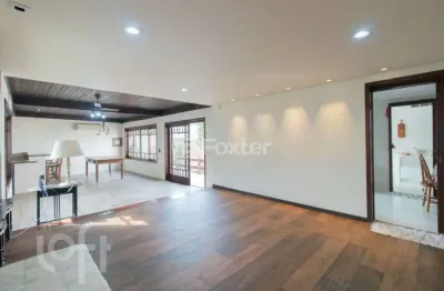 Casa com 3 quartos à venda na rua professor clemente pinto, 720, medianeira, porto alegre, 253 m2 por r$ 850.000