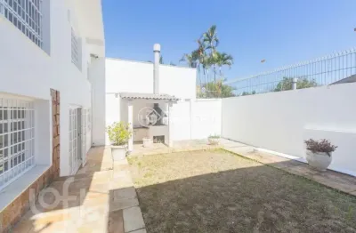 Casa com 4 quartos à venda na rua indianápolis, 332, três figueiras, porto alegre, 268 m2 por r$ 1.700.000