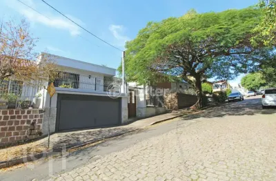 Casa com 3 quartos à venda na rua gustavo schmidt, 615, três figueiras, porto alegre, 309 m2 por r$ 1.400.000
