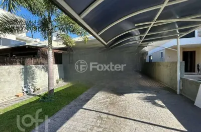Casa com 3 quartos à venda na rua do ipê da várzea, 84, cachoeira do bom jesus, florianópolis, 80 m2 por r$ 1.400.000