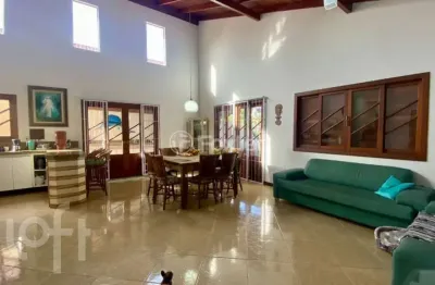 Casa com 4 quartos à venda na rua hermes guedes da fonseca, 854, armação do pântano do sul, florianópolis, 200 m2 por r$ 1.899.000
