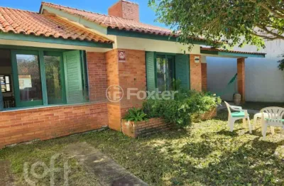 Casa com 3 quartos à venda na rua das rosas, 4004, capão novo, capão da canoa, 110 m2 por r$ 490.000