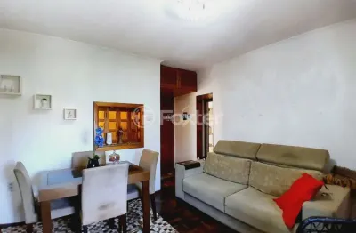 Apartamento com 2 quartos à venda na avenida taquary, 635, cristal, porto alegre, 51 m2 por r$ 241.000