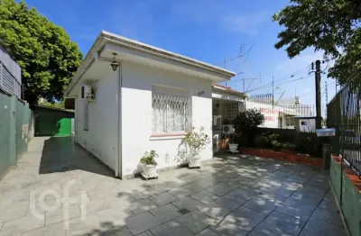 Casa com 3 quartos à venda na avenida icaraí, 390, cristal, porto alegre, 200 m2 por r$ 890.000