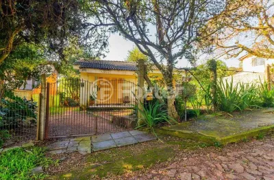 Casa com 4 quartos à venda na rua hygino russi lima, 290, ponta grossa, porto alegre, 150 m2 por r$ 235.000