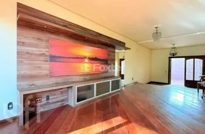 Casa com 3 quartos à venda na rua general caldwell, 857, menino deus, porto alegre, 243 m2 por r$ 1.077.050