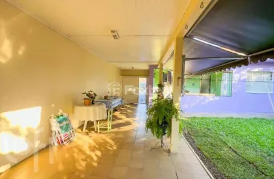 Casa com 3 quartos à venda na rua gaspar de lemos, 56, vila ipiranga, porto alegre, 166 m2 por r$ 689.900