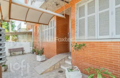 Apartamento com 2 quartos à venda na rua augusto melecchi, 61, menino deus, porto alegre, 63 m2 por r$ 329.900