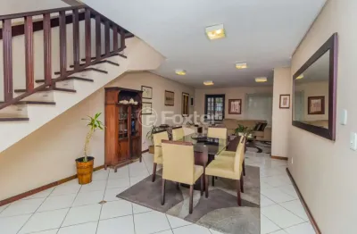 Casa com 3 quartos à venda na rua doutor raul moreira, 115, cristal, porto alegre, 191 m2 por r$ 880.000