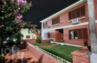 Casa em condomínio fechado com 4 quartos à venda na rua professor antônio josé remião, 15, espírito santo, porto alegre, 371 m2 por r$ 840.000