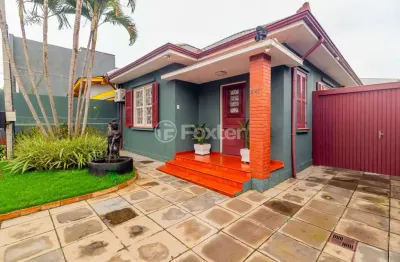 Casa com 3 quartos à venda na travessa afonso mabilde, 44, santa maria goretti, porto alegre, 150 m2 por r$ 760.000