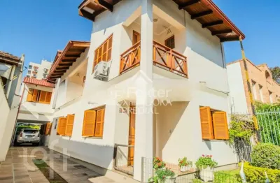 Casa com 3 quartos à venda na rua doutor armando barbedo, 1101, tristeza, porto alegre, 240 m2 por r$ 1.930.000