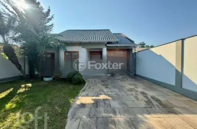 Casa com 4 quartos à venda na rua santa cruz, 1472, niterói, canoas, 232 m2 por r$ 850.000