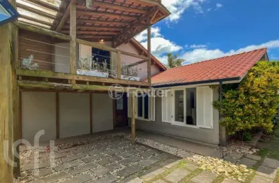 Casa com 3 quartos à venda na servidão sodré, 157, lagoa da conceição, florianópolis, 170 m2 por r$ 2.350.000