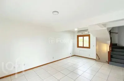 Casa em condomínio fechado com 3 quartos à venda na rua upamaroti, 987, cristal, porto alegre, 188 m2 por r$ 583.000