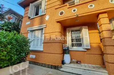Casa com 5 quartos à venda na rua professor juvenal miler, 91, rio branco, porto alegre, 360 m2 por r$ 1.700.000
