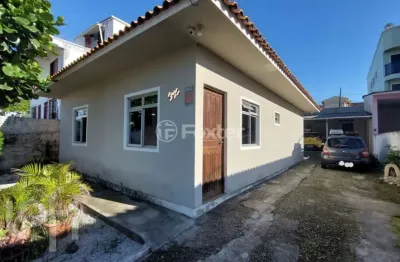 Casa com 3 quartos à venda na rua manoel marques júnior, 852, serraria, são josé, 210 m2 por r$ 760.000