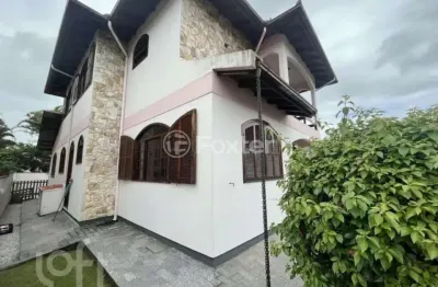 Casa com 3 quartos à venda na rua francisco petry, 104, centro, biguaçu, 197 m2 por r$ 1.270.000