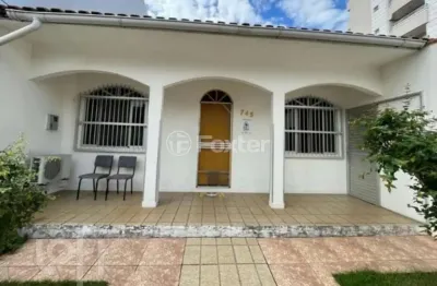 Casa com 3 quartos à venda na rua santo antônio, 745, barreiros, são josé, 182 m2 por r$ 850.000