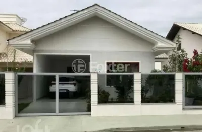Casa com 3 quartos à venda na rua da saracura, 296, pedra branca, palhoça, 173 m2 por r$ 1.596.000