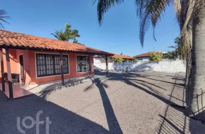 Casa com 2 quartos à venda na avenida astrogildo quadros, 44, pinheira, palhoça, 60 m2 por r$ 560.000