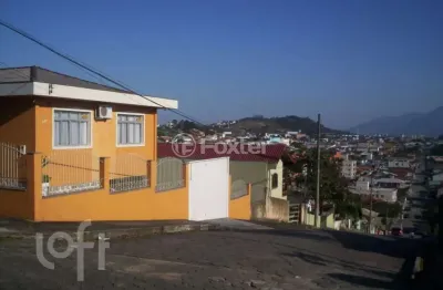 Casa com 2 quartos à venda na rua joaquim luiz, 682, forquilhinhas, são josé, 160 m2 por r$ 700.000