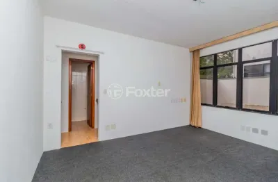Sala comercial com 1 sala à venda na rua césar lombroso, 49, rio branco, porto alegre, 43 m2 por r$ 250.000