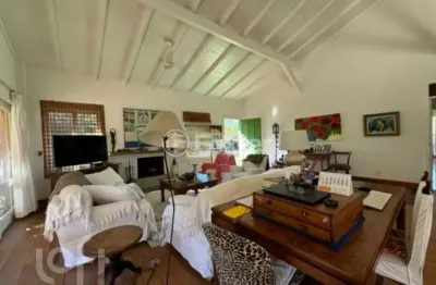 Casa com 4 quartos à venda na servidão joesi guimarães da silva, 20, são joão do rio vermelho, florianópolis, 300 m2 por r$ 2.660.000
