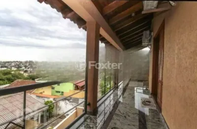 Casa com 3 quartos à venda na travessa miguel pereira, 120, medianeira, porto alegre, 544 m2 por r$ 1.748.500