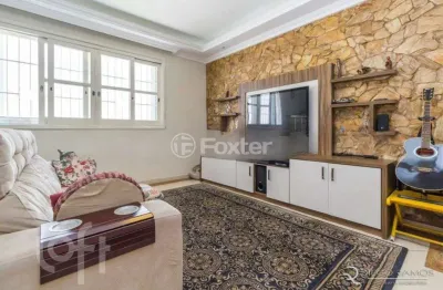 Casa com 3 quartos à venda na rua artigas, 191, petrópolis, porto alegre, 298 m2 por r$ 1.180.000