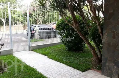 Casa com 3 quartos à venda na avenida benno mentz, 1589, vila ipiranga, porto alegre, 360 m2 por r$ 800.000