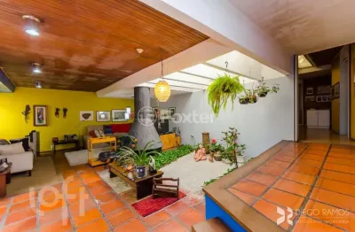 Casa com 4 quartos à venda na rua joão berutti, 639, chácara das pedras, porto alegre, 250 m2 por r$ 1.399.000