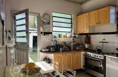 Casa com 2 quartos à venda na rua engenheiro walter boehl, 635, vila ipiranga, porto alegre, 330 m2 por r$ 649.000