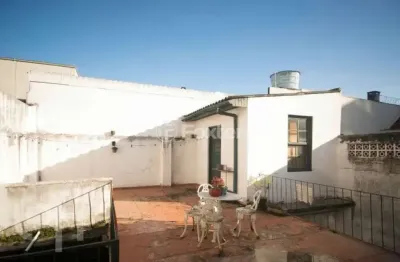 Casa com 4 quartos à venda na rua artigas, 371, petrópolis, porto alegre, 250 m2 por r$ 650.000