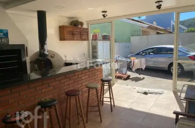 Casa com 3 quartos à venda na rua doutor hermes pacheco, 881, aberta dos morros, porto alegre, 125 m2 por r$ 500.000