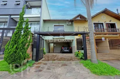 Casa com 3 quartos à venda na rua do pampa, 100, costa e silva, porto alegre, 155 m2 por r$ 795.000