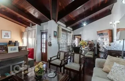 Casa com 3 quartos à venda na rua comandai, 651, cristal, porto alegre, 320 m2 por r$ 535.000