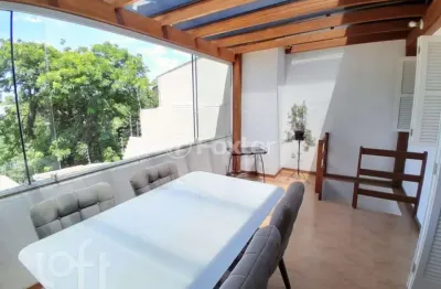 Casa com 2 quartos à venda na rua felizardo de farias, 185, medianeira, porto alegre, 198 m2 por r$ 659.000