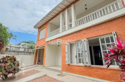 Casa com 3 quartos à venda na rua aldrovando leão, 341, vila jardim, porto alegre, 288 m2 por r$ 1.200.000
