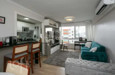 Apartamento com 2 quartos à venda na rua guilherme alves, 617, partenon, porto alegre, 72 m2 por r$ 645.000