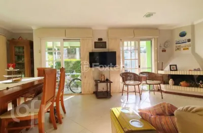Casa com 3 quartos à venda na rua landel de moura, 1199, tristeza, porto alegre, 220 m2 por r$ 957.000
