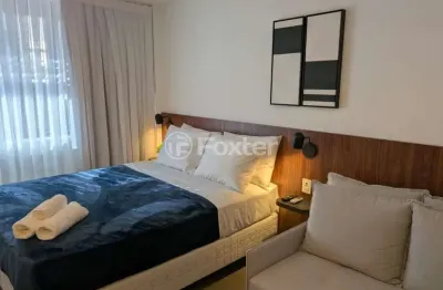 Kitnet / stúdio à venda na avenida carlos gomes, 1130, três figueiras, porto alegre, 28 m2 por r$ 600.000